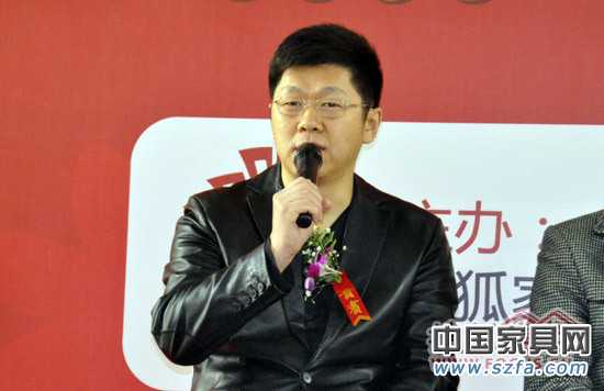 元洲裝飾集團的執(zhí)行總裁 姚鑫 元洲裝飾集團的執(zhí)行總裁 姚鑫