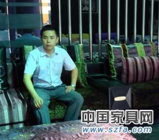 美木黃金家私營(yíng)銷總監(jiān) 韓波 美木黃金家私營(yíng)銷總監(jiān) 韓波