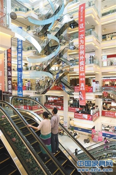 家居賣(mài)場(chǎng)郊區(qū)開(kāi)店忙