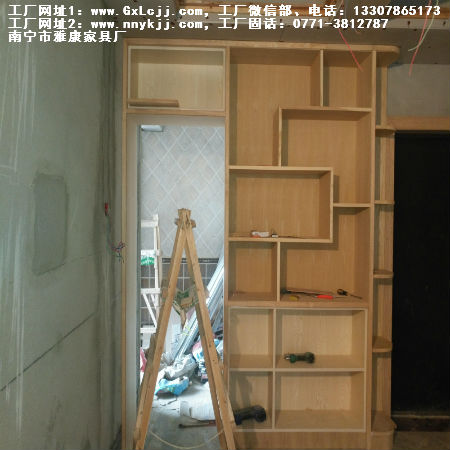 加層作小造型，雙層，也好看，相比，醒色白飾，整體展柜、儲柜、小小別致柜衣家具設(shè)計(jì)定制加工廠南寧中國的，不普通~
